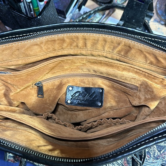 Patricia Nash shoulder bag. Paisley print. In great condition. Beautiful leather - Picture 2 of 8